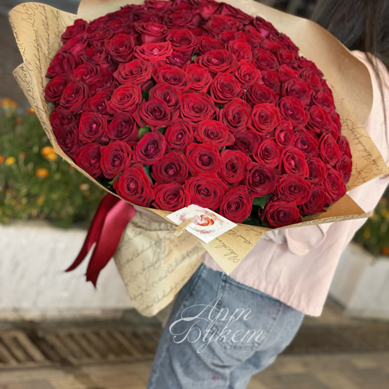 Букет красных роз «Классика моно»