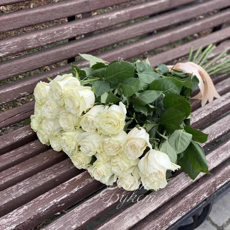 Букет из белых роз «Лимонад»