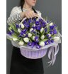 Композиция в корзине «Корзина весна с ирисами и тюльпанами» 3